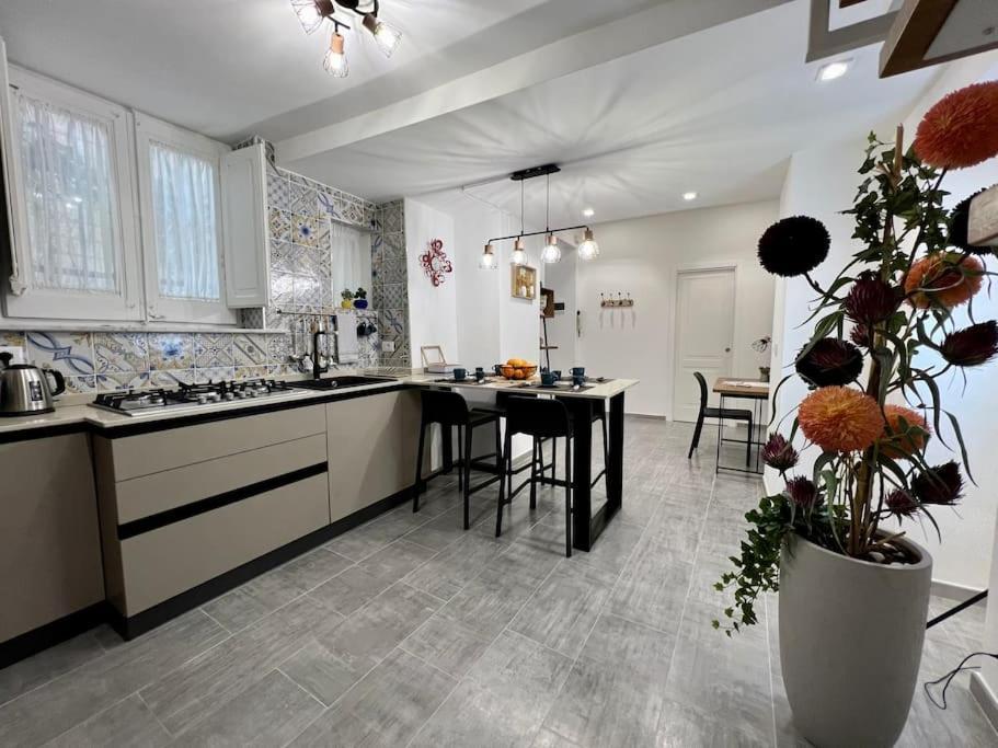 Cortile Marconi Apartment パレルモ エクステリア 写真
